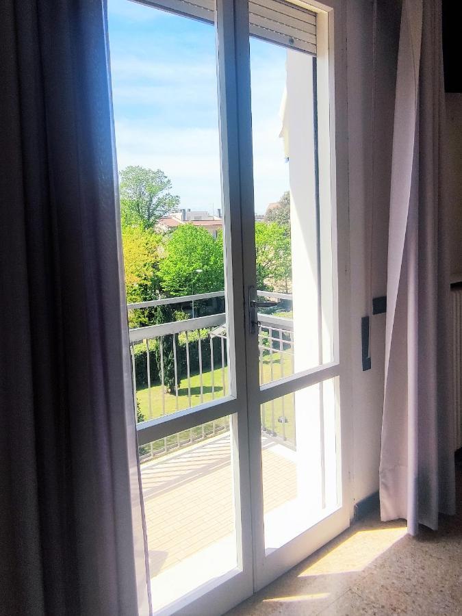 Hotel Ardesia リミニ エクステリア 写真