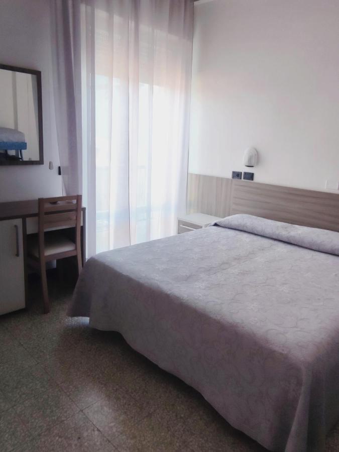 Hotel Ardesia リミニ エクステリア 写真
